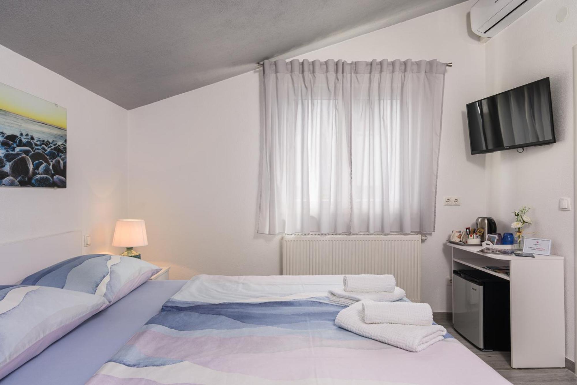 Rooms Anna Traù Esterno foto